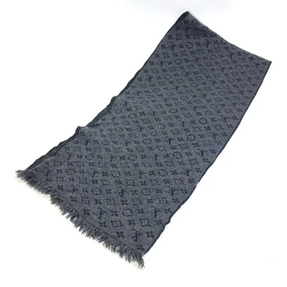 Louis Vuitton Vintage Pre-owned Wool scarves Gray Dames