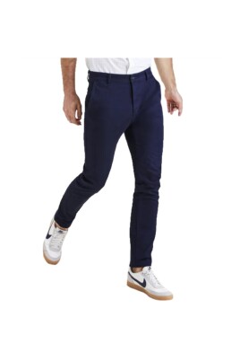 pantalon-skinny-bleu-marine-style-moderne