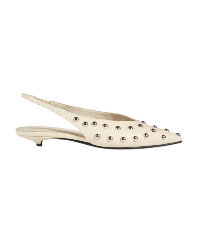 escarpins-en-cuir-cloutes-a-talon-bas