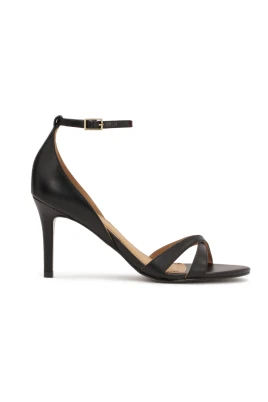Svarta sandaler med full klack