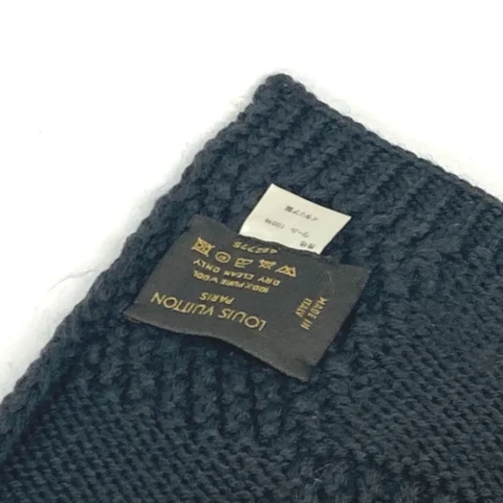 Louis Vuitton Vintage Pre-owned Wool scarves Gray Dames