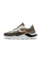 sneaker-en-cuir-gris-avec-semelle-en-caoutchouc