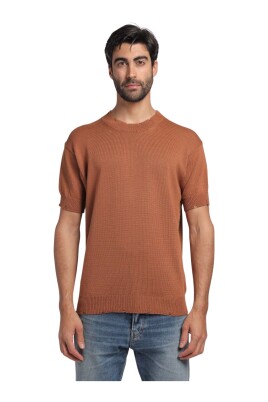 short-sleeve-round-neck-top-with-distressed-details