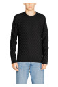 pull-noir-tricote-a-col-rond