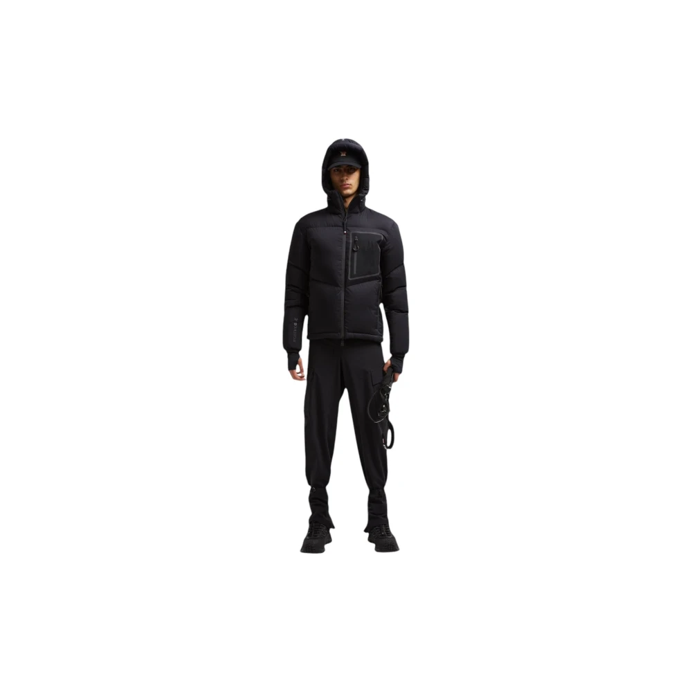 Moncler Zwarte gewatteerde jas met capuchon voor buitenactiviteiten Black Heren