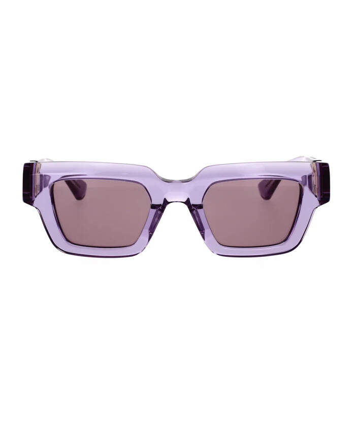 cat-eye-sunglasses-with-bold-volumes