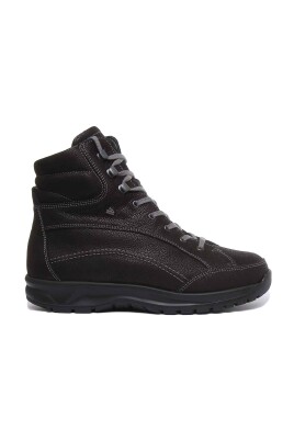winter-boot-in-black-with-lambskin-lining
