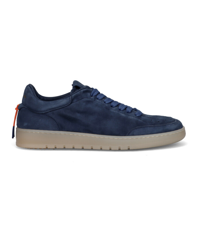 chaussures-bleues-confortables-en-daim