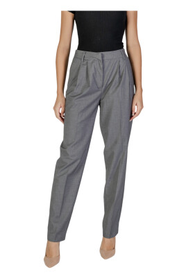high-waist-pleated-trousers