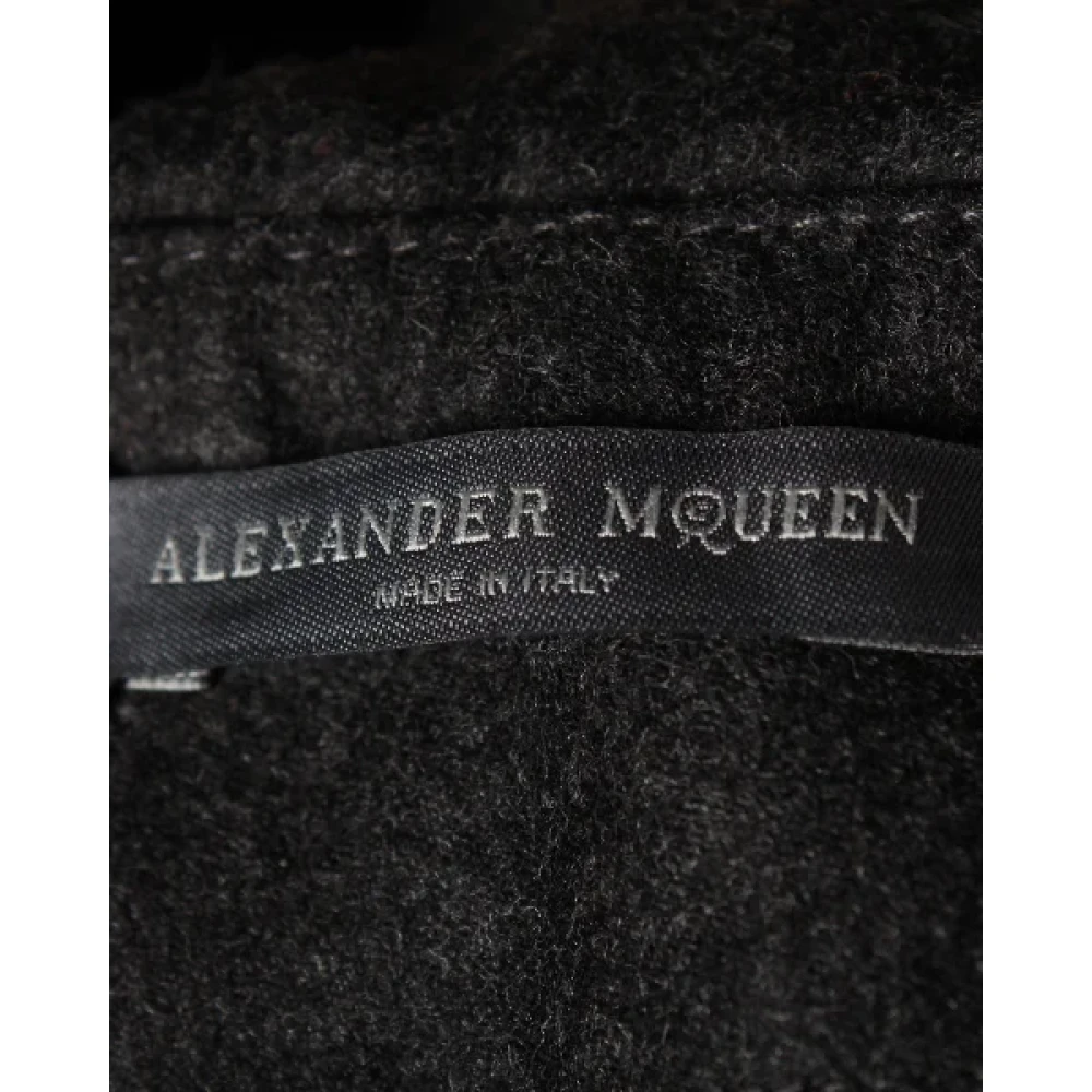 Alexander McQueen Pre-owned Wool bottoms Gray Dames
