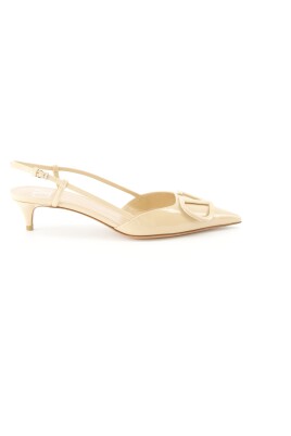 beige-vlogo-patent-leather-pumps