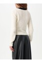 pull-en-tricot-col-en-v-blanc
