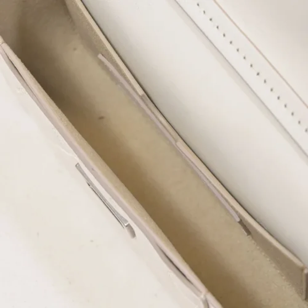Givenchy Pre-owned Leather shoulder-bags White Dames
