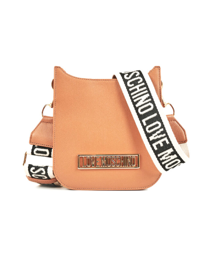 natural-hand-bag-with-logo-plaque