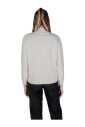 pull-en-tricot-a-col-roule-blanc