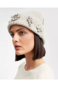 beige-kristalversierde-beanie-hoed