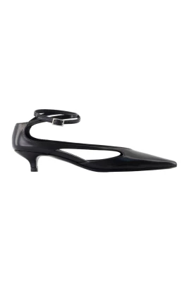 Sharp Kitten Pumps