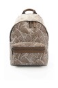 sac-a-dos-en-cuir-avec-logo-visible