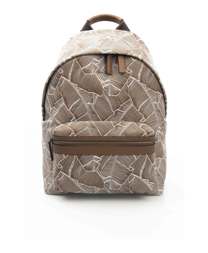 sac-a-dos-en-cuir-avec-logo-visible