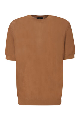 brown-t-shirt-casual-style