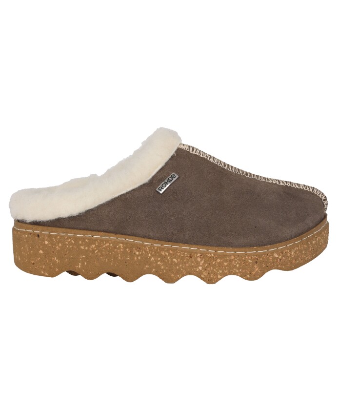 chaussons-dinterieur-en-daim-taupe