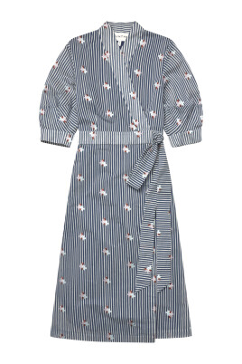 wrap-kjole-med-pufaermer-og-blomsterprint