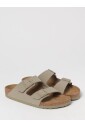 sandales-confortables-en-daim-kaki