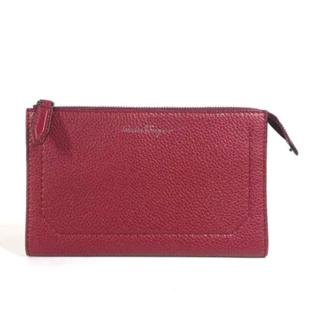 Salvatore Ferragamo Pre-owned Leather clutches Red Dames