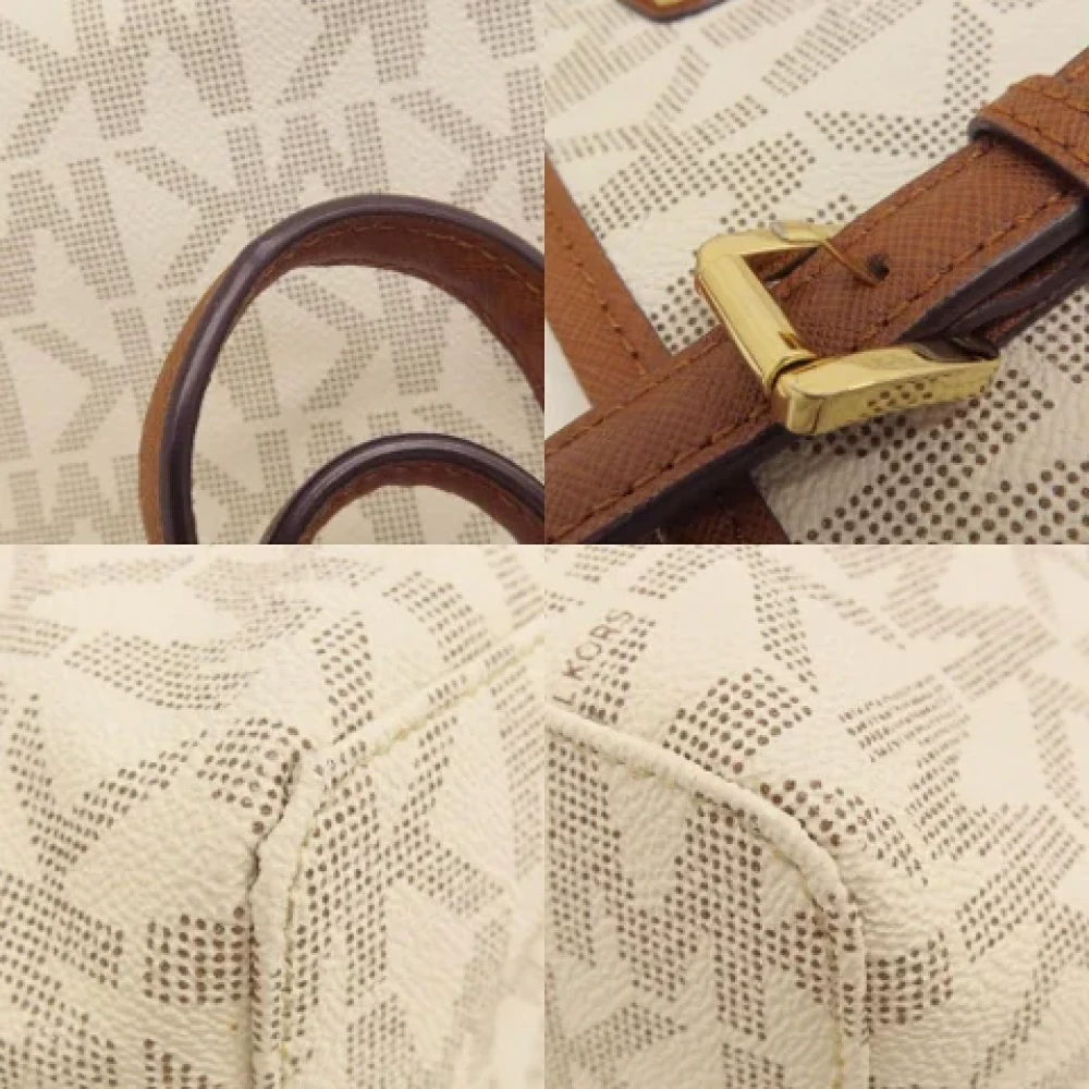 Michael Kors Pre-owned Canvas shoulder-bags Beige Dames
