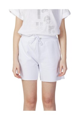 shorts-casual-en-coton-blanc-modele
