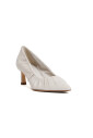 witte-leren-pumps-stijlvol-gerimpeld-ontwerp