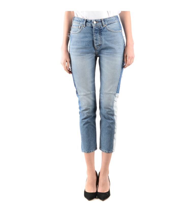 jeans-en-denim-classiques-pour-un-usage-quotidien