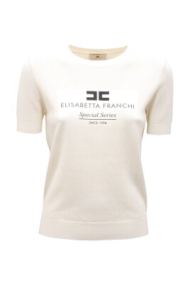 knitted-wool-sweater-ivory-model