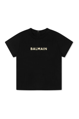 t-shirt-noir-a-manches-courtes