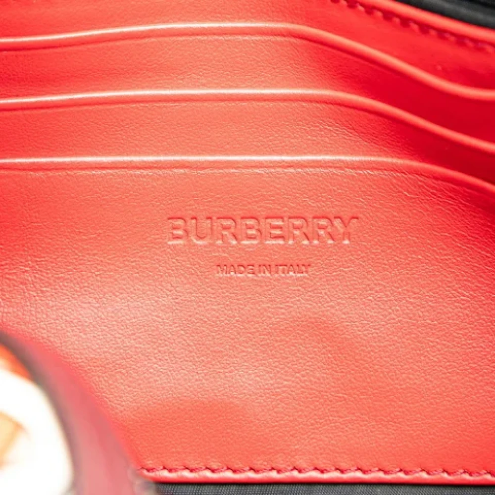 Burberry Vintage Pre-owned Nylon shoulder-bags Orange Dames