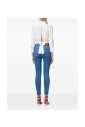 witte-button-up-shirt-met-stropdas