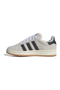 sneakers-gris-en-daim-lacets-semelle-en-caoutchouc