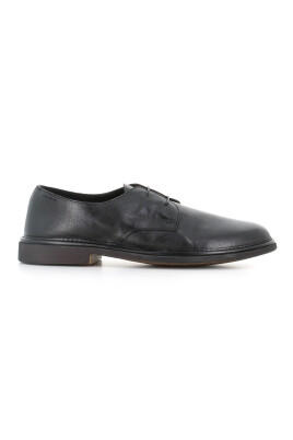black-leather-derby-shoes