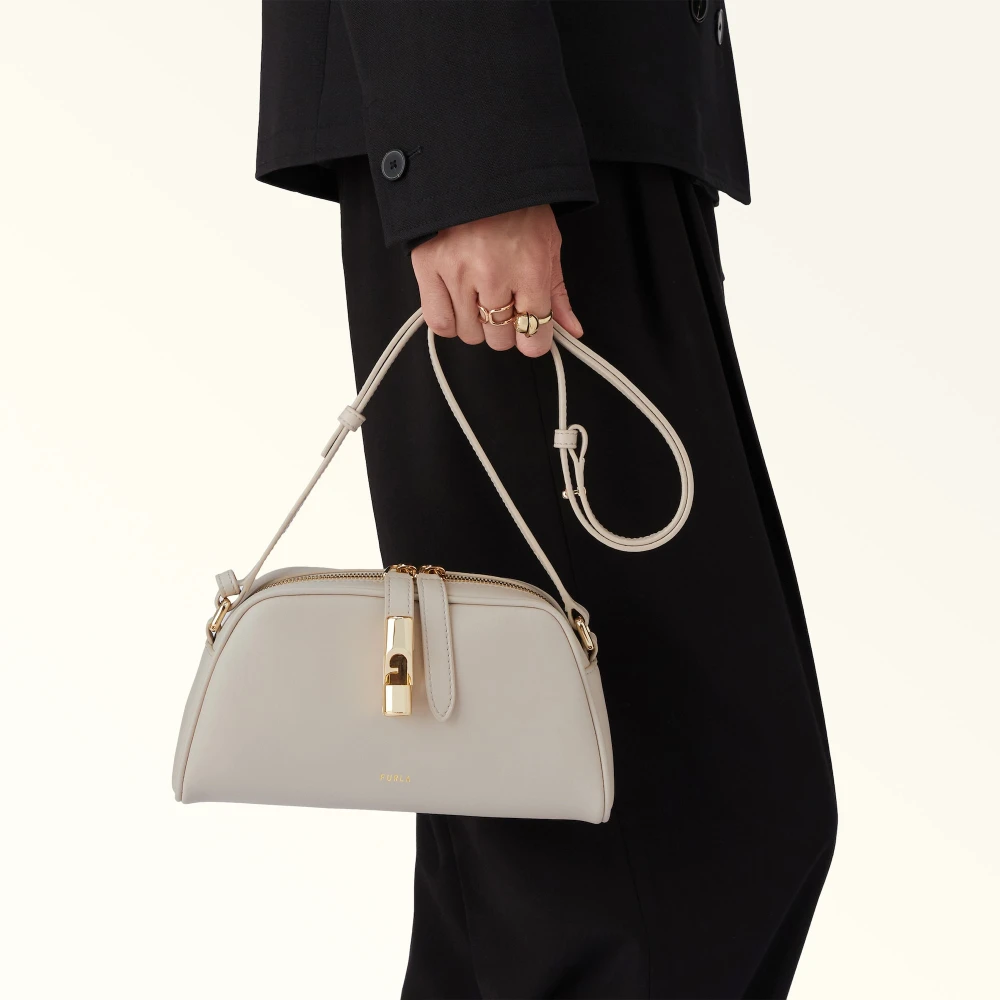 Furla Gele Schoudertas met Glanzende Afwerking Yellow Dames