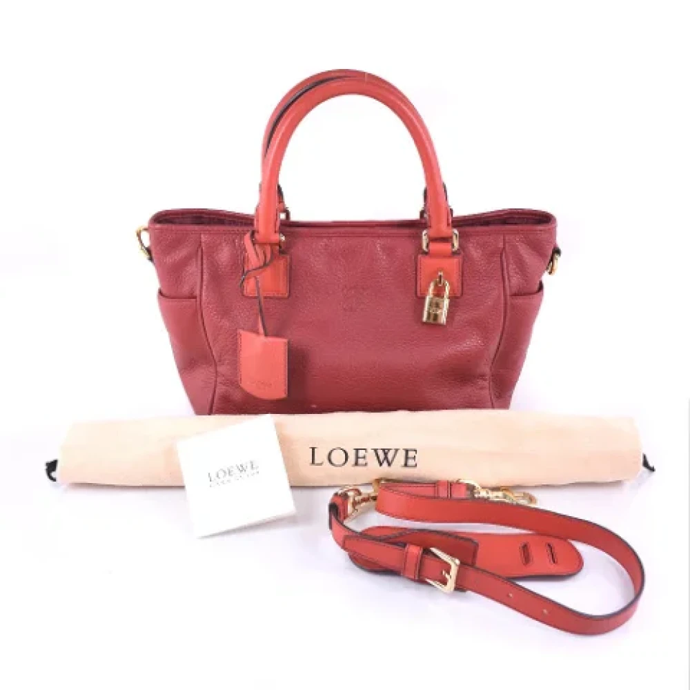 Loewe Pre-owned Leather shoulder-bags Red Dames