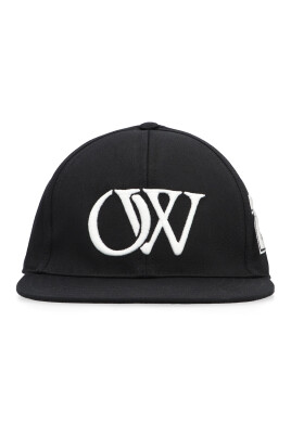 baseball-hat-with-flat-visor