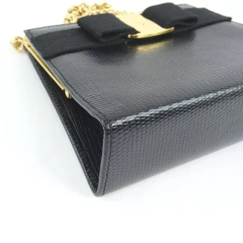 Salvatore Ferragamo Pre-owned Leather crossbody-bags Black Dames