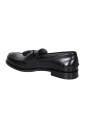 mocassins-en-cuir-noir-elegants-a-pampilles