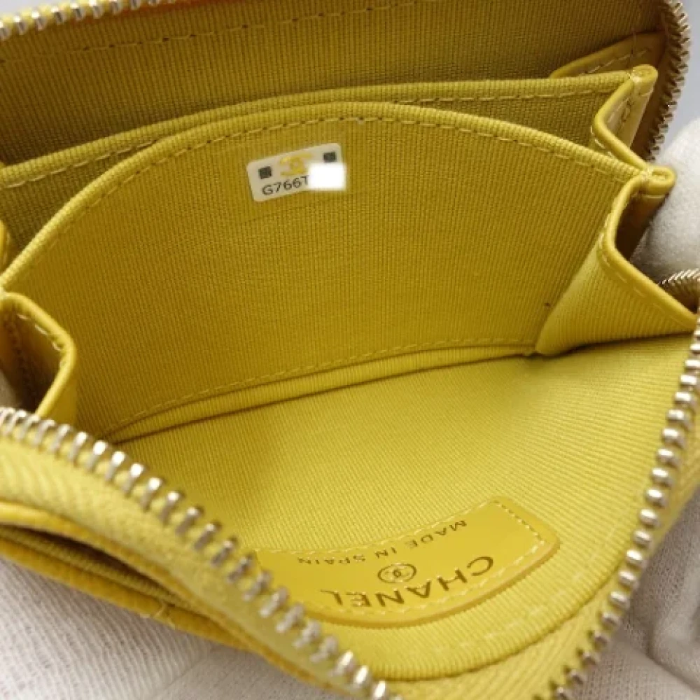 Chanel Vintage Pre-owned Leather wallets Yellow Dames