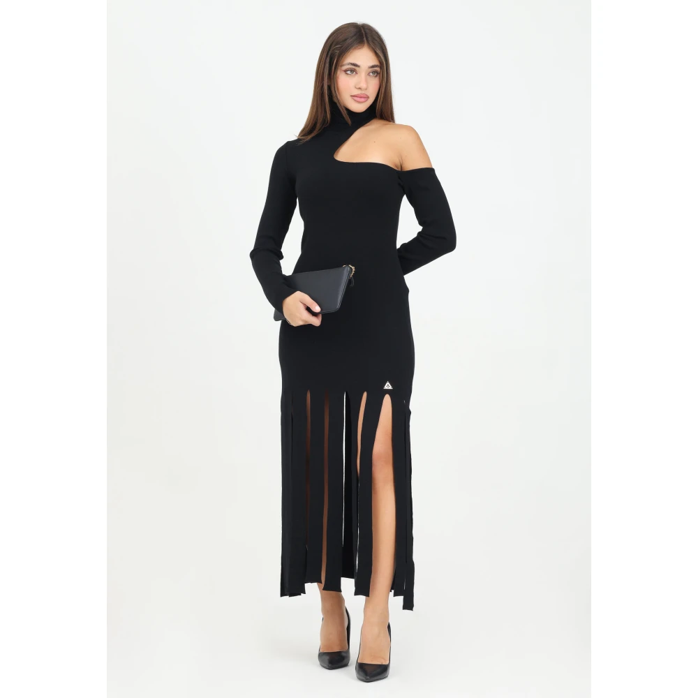 Akep Zwarte Gebreide Midi Jurk met Schouder Cut Out en Franje Detail Black Dames