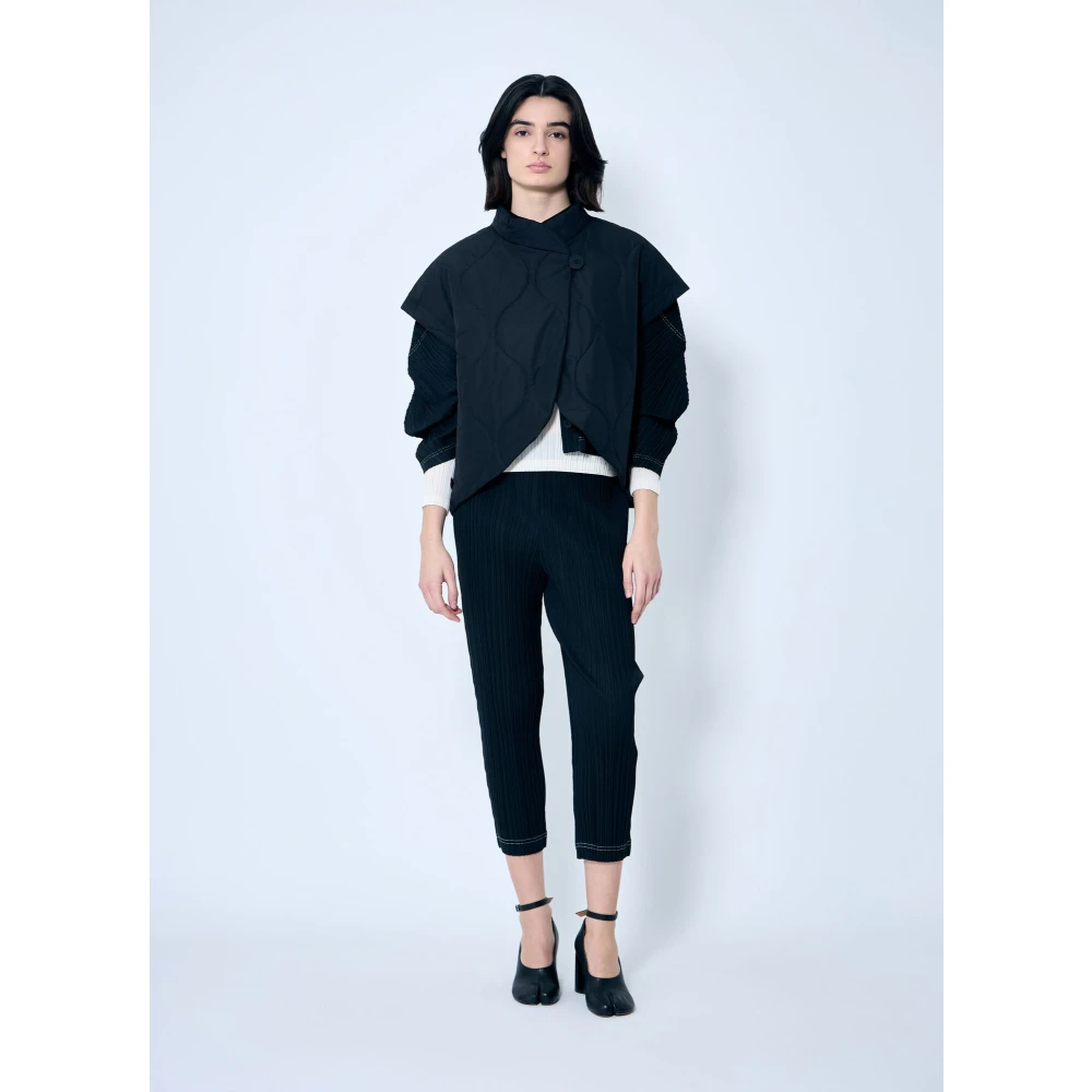 Issey Miyake Gewatteerde Vest met Opstaande Kraag Black Dames