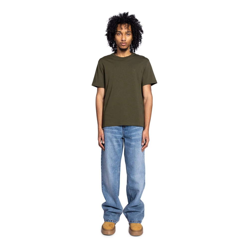 Ami Paris Geëmbosseerd Klassiek T-shirt in Loden Green Heren