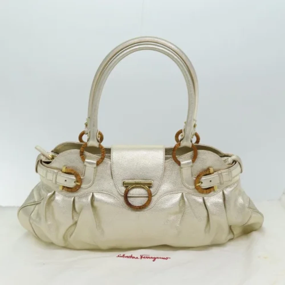 Salvatore Ferragamo Pre-owned Leather handbags Beige Dames