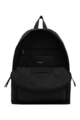 black-bags-with-front-zip-pocket