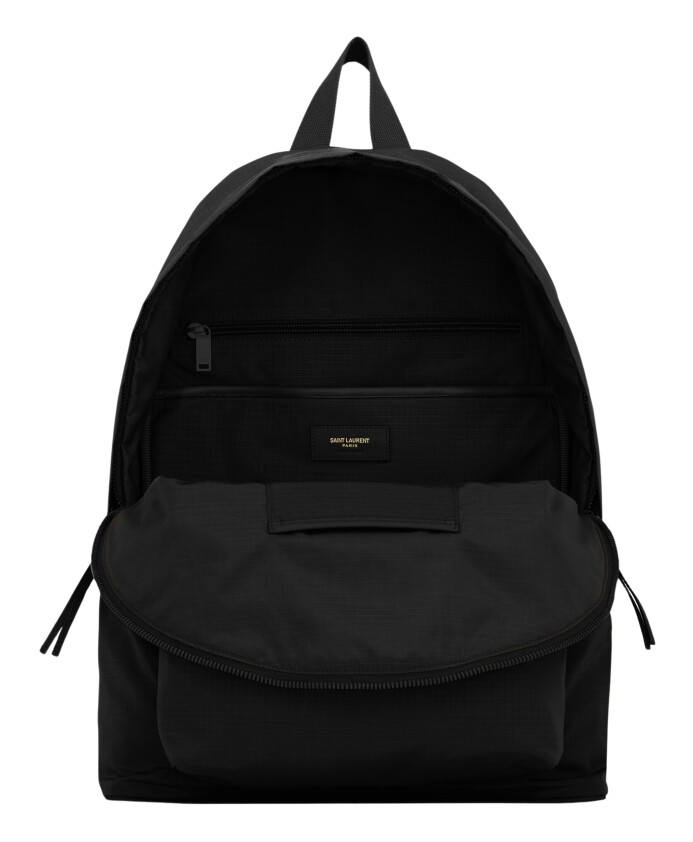 black-bags-with-front-zip-pocket